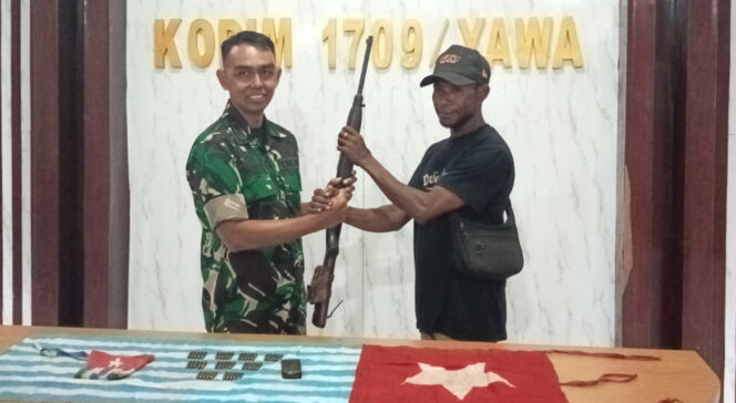 
					AS, simpatisan TPN/OPM yang kembali ke pangkuan NKRI. Foto: Kodim Yawa.