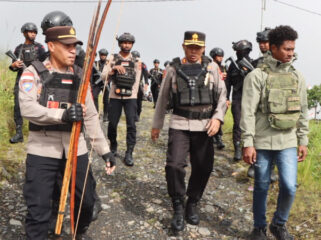 Patroli dan razia untuk meminimalisir penggunaan alat tajam dan perang jelang sidang MK terkait Pilkada Puncak Jaya. (IST)