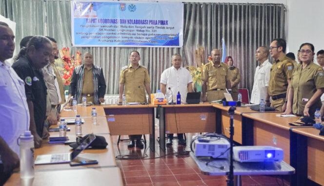 
					Rakor Pemkab Kepulauan Yapen bersama Kepala Pusat Pengendalian Lingkungan Hidup Papua, Abdul Muin di Aula Ruang Rapat Setda Kepulauan Yapen, Selasa, 6 Mei 2025. (Foto Dok: Humas Pemkab Kepulauan Yapen) 