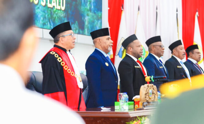 
					Wagub Papua Tengah, Deinas Geley saat menghadiri rapat paripurna DPR Papua Tengah. (KabarPapua.co/Vero)