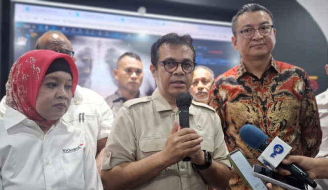 
					Wakil Menteri Komdigi, Nezar Patria menegaskan, pembangunan infrastruktur digital bagian strategi pemerataan akses teknologi di Indonesia. (KabarPapua.co/Imelda) 
