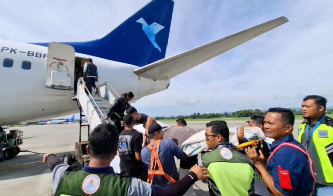 
					Saat anggota Polri korban serangan KKB di Wamena dirujuk ke Jakarta untuk mendapatkan penanganan medis lanjutan. (Foto dok: Satgas
 Damai Cartenz)