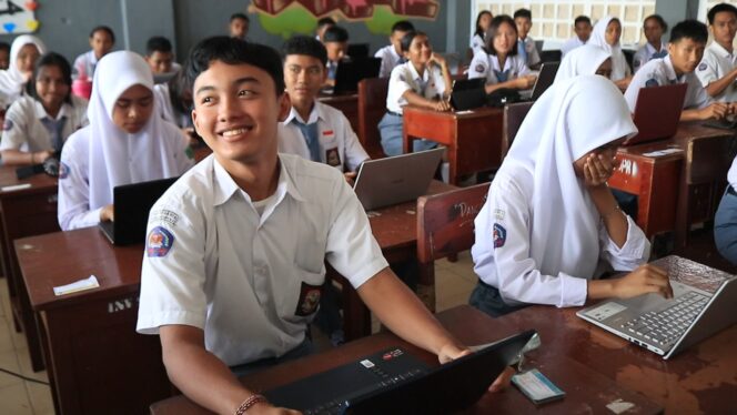 
					Siswa SMAN 2 Jayapura. Foto: Natalya Yoku/KabarPapua.co