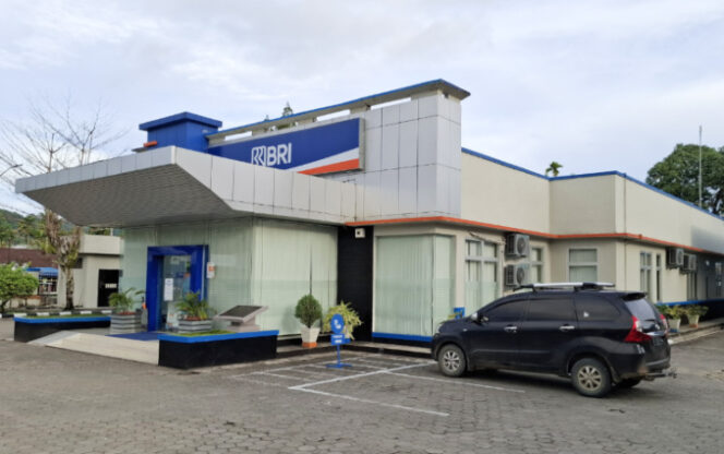 
					Kantor BRI Cabang Serui, Kepulauan Yapen. (KabarPapua.co/Ainun Faathirjal) 