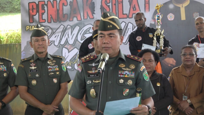 
					Panglima Komando Daerah Militer (Pangdam) XVII/Cenderawasih, Mayjen TNI Rudi Puruwito. Foto: Imelda/KabarPapua.co