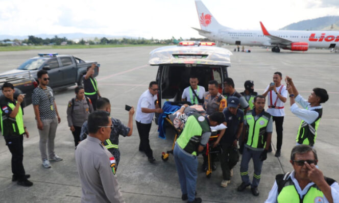 
					Anggota Polres Yahukimo Dirujuk ke RS Bhayangkara Tingkat I Kramat Jati, Jakarta. (Foto dok Humas Satgas Damai Cartenz)