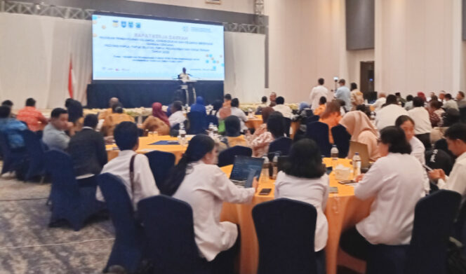 
					Suasana pelaksaan rakerda Bannga Kencana Tahun 2025 oleh BKKBN Papua. (KabarPapua.co/Natalya Yoku)

 
