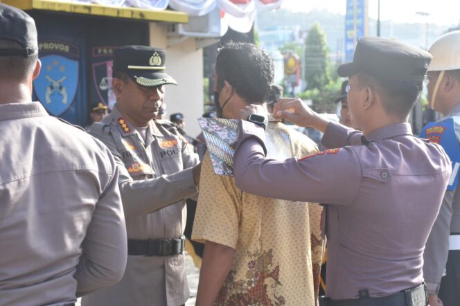 
					Upacara PTDH di Polresta Jayapura Kota. Foto: Humas Polresta Jayapura Kota.