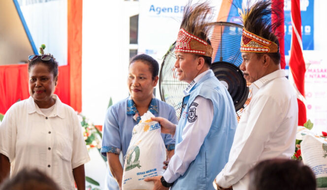 
					PLN IP UBP Holtekamp menghadiri peluncuran Koperasi Desa Merah Putih (KDMP) di Kampung Holtekamp, Papua, Senin 21 Juli 2025. (Foto dok: PLN IP UBP Holtekamp) 