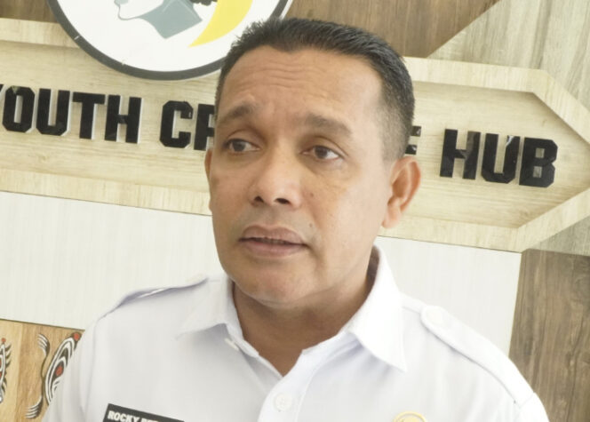 
					Pelaksana Tugas (Plt) Kepala Dinas Pendidikan Kota Jayapura, Rocky Bebena. Foto: Natalya Yoku/Kabarpapua.co