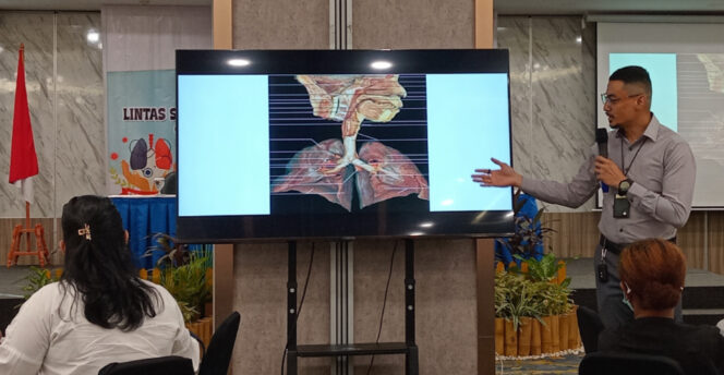 
					Pemaparan saat Sosialisasi dan Penjaringan Tuberkulosis massal di Kota Jayapura. Foto: Natalya Yoku/Kabarpapua.co