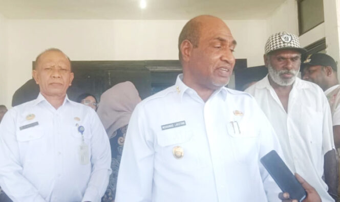 
					Wakil Gubernur (Wagub) Papua Barat, Mohamad Lakotani. (KabarPapua.co/Yosias Wambrauw)