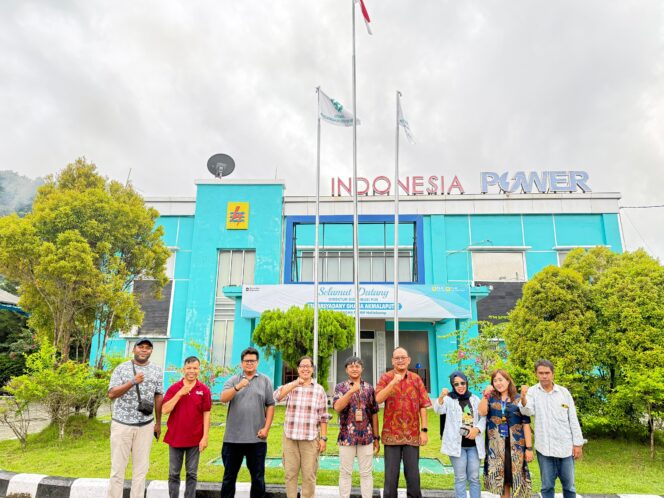 
					PLN Indonesia Power Unit Bisnis Pembangkitan (UBP) Holtekamp menggelar pertemuan santai (casual meeting) bersama jurnalis. Foto: PLN IP UBP Holtekamp