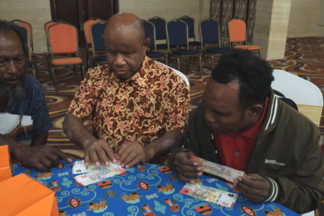 
					Bank Indonesia Provinsi Papua (BI Papua) menyelenggarakan sosialisasi Cinta Bangga Paham(CBP) Rupiah kepada komunitas disabilitas di Kota Jayapura. Foto: BI Papua