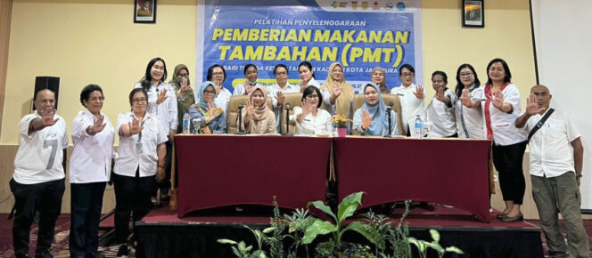 
					Pelatihan PMT bagi tenaga kesehatan dan kader posyandu di Kota Jayapura. Foto: Gapai Harapan Papua. 