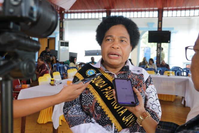 
					Ketua Majelis Rakyat Papua, Nerlince Wamuar. Foto: Natalya Yoku/Kabarpapua.co