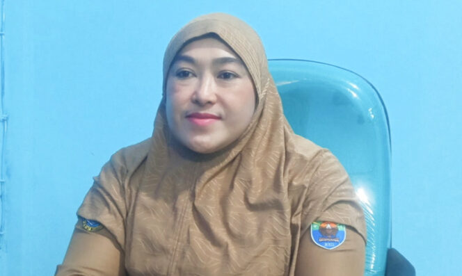 
					Kadis DPMK Kabupaten Kaimana Ika Damayanti. (KabarPapua.co/Yosias Wambrauw)