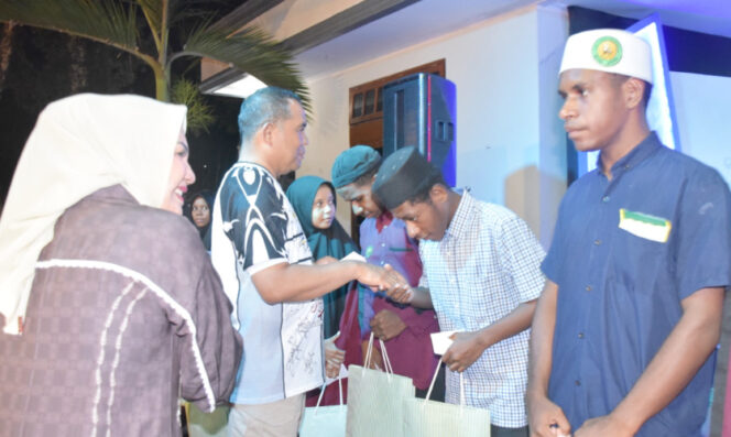 
					Kodaeral X gelar malam kebersamaan: tali asih untuk anak yatim dan jamuan untuk ABK KRI Teluk Palu-523. (Foto dok: Kodaeral X)
