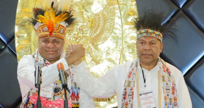 
					Pasangan calon Gubernur dan Wakil Gubernur Papua nomor urut 2, Mathius Akhiri-Aryoko Rumaropen (Mari-Yo). Foto: ist