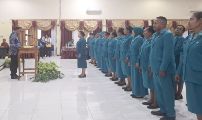 
					Pelantikan TP PKK Kabupaten Kepulauan Yapen di Gefung Silas Papare Serui. (KabarPapua.co/Ainun Faathirjal)
