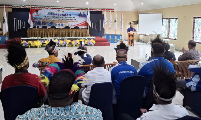 
					Suasana acara pembukaan Konferensi Daerah Istimewa KAPP di Hotel Maureen Serui, Kepulauan Yapen, Papua. (KabarPapua.co/Ainun Faathirjal)