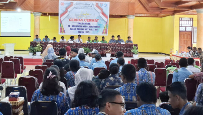 
					Saat pembukaan Lomba Cerdas Cermat dan Pidato tingkat SMA/SMK se-Kabupaten Kepulauan Yapen. (KabarPapua.co/Ainun Faathirjal)
