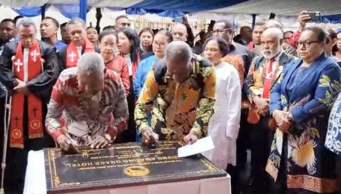
					Peresmian gedung baru Kantor Sinode GKI di Tanah Papua dan Amazing Grace Hotel. (KabarPapua.co/Imelda)