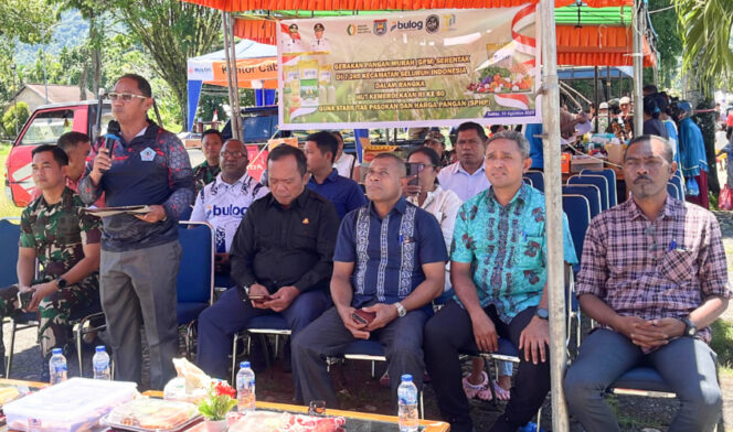 
					Wakil Bupati Kepulauan Yapen, Raoi Palunga saat hadiri kegiatan GPM di Alun-alun Trikora Serui. (KabarPapua.co/Ainun Faathirjal)
