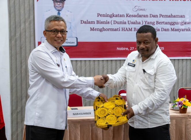 
					Pembukaan Sosialisasi Bisnis dan Hak Asasi Manusia (HAM) Tahun 2025 di Pemprov Papua Tengah. Foto: Vero/KabarPapua.co