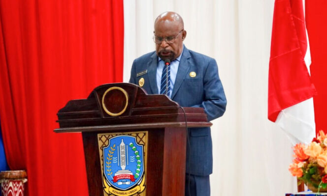 
					Bupati Jayapura Yunus Wonda melantik Ketua TP PKK dan Tim Pembina Posyandu Kabupaten Jayapura periode 2025-2030. (Foto dok: jayapurakab.go.id)