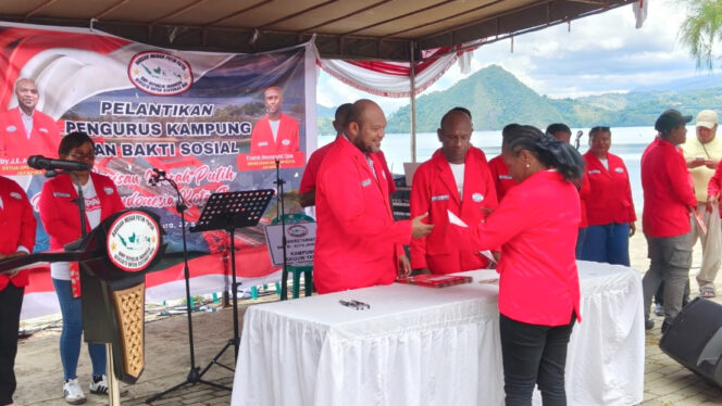 
					DPC BMP Kota Jayapura melantik Pengurus BMP di 10 Kampung Adat. (KabarPapua.co/Natalya Yoku)