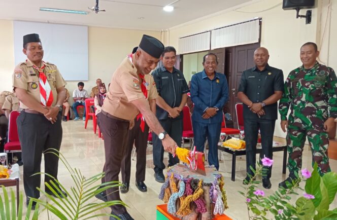
					Pembukaan Kursus Pembina Pramuka Mahir Tingkat Lanjut (KML) tahun 2025 yang diselenggarakan di Aula Kantor Dispora, GOR Waringin Kotaraja, Selasa 30 September 2025. Foto: Natalya Yoku/KabarPapua.co