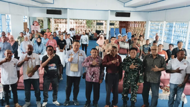 
					Kegiatan seminar peningkatan SDM kewirausahaan yang digelar Pengurus Karang Taruna Kabupaten Kaimana di Rumah Makan Belia, Jumat, 26 September 2025. (KabarPapua.co/Yosias Wambrauw)