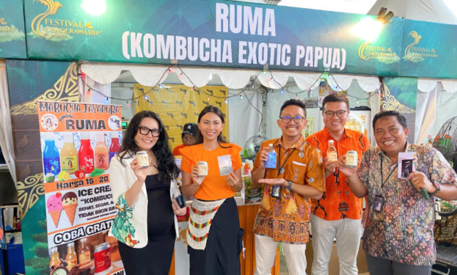 
					Hadirkan produk sehat dengan sentuhan bahan lokal Papua, dari dapur kecil rumahnya lewat usaha bernama RUMA Kombucha. (IST)