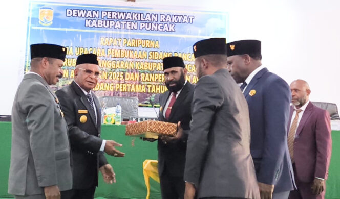 
					Pembukaan Rapat Paripurna Pertama upacara pembukaan sidang rancangan Perubahan APBD Kabupaten Puncak TA 2025 dan Ranperda Non APBD. (Foto dok: Diskominfo Puncak)