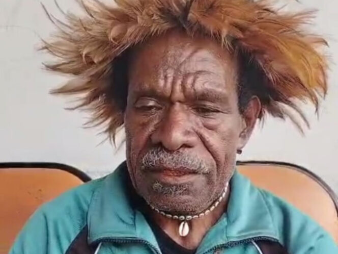 
					Tokoh masyarakat Distrik Ibele, Linus Hiluka. (IST)