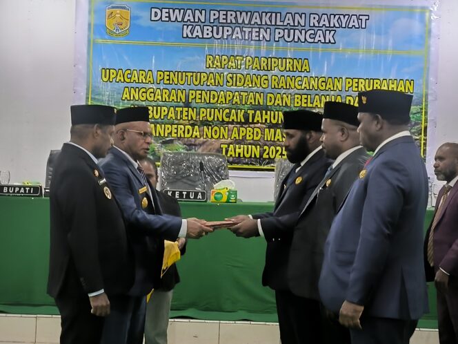 
					Penutupan sidang pleno RAPBD Perubahan Puncak TA 2025. Foto: Diskominfo Puncak