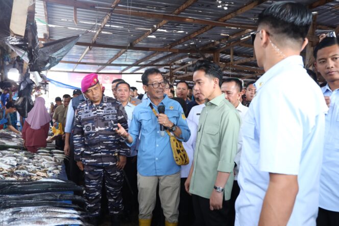 
					Wapres Gibran saat blusukan ke PPI Hamadi Jayapura. Foto: Diskominfo Papua