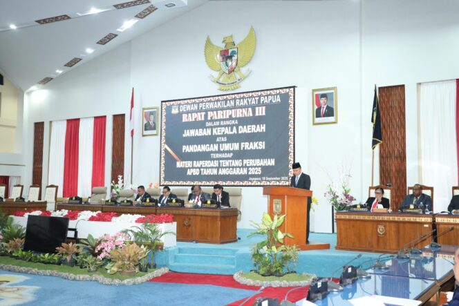 
					Pj Gubernur Papua Sampaikan Jawaban Pandangan Raperdasi APBD Perubahan 2025