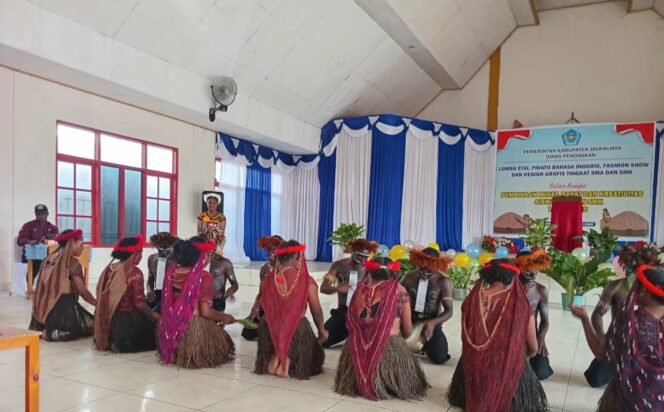 
					Lomba kreativitas, bakat dan minat antarsiswa SMA/SMK di Jayawijaya. Foto: Agris Wistrijaya/Kaarpapua.co