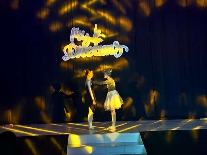 
					Drama musical'My Dream Come True' yang berlangsung di Serui, Kepulauan Yapen. Foto: Ainun Faathirjal/Kabarpapua.co