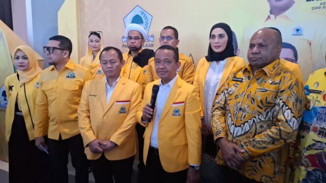 
					Ketua DPP Partai Golkar, Bahlil Lahadalia membuka  Musyawarah Daerah (Musda) XI Partai Golkar Provinsi Papua yang digelar di Jayapura, Jumat 17 Oktober 2025. Foto: Imelda/Kabarpapua.co