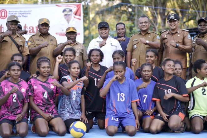 
					Wabup Jayapura Apresiasi Turnamen Voli di Kemtuk Gresi