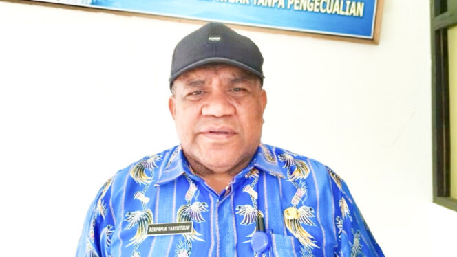 
					Plt. Kepala Dinas Kebudayaan dan Pariwisata Kabupaten Jayapura, Benyamin Yarisetouw. (Foto dok: jayapurakab.go.id)