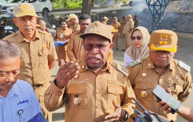 
					Jelang PSU Pilgub Papua, Bupati Jayapura Yunus Wonda minta masyarakat jaga kamtibmas. (Foto dok: jayapurakab.go.id)