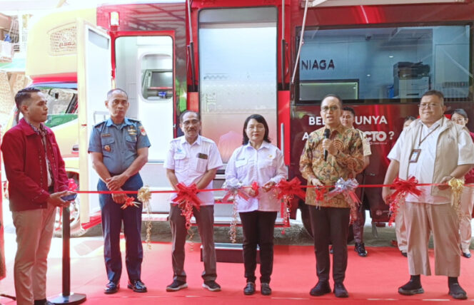 
					CIMB Niaga resmi luncurkan mobil kas keliling di Jayapura, peluncuran ini berlangsung di kawasan Universitas Yapis Papua, Kota Jayapura. (IST)