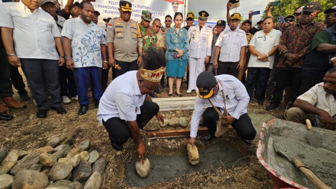 
					Dekatkan Layanan Kesehatan, Bupati Jayapura Bangun Rumah Sakit di Nimbotong