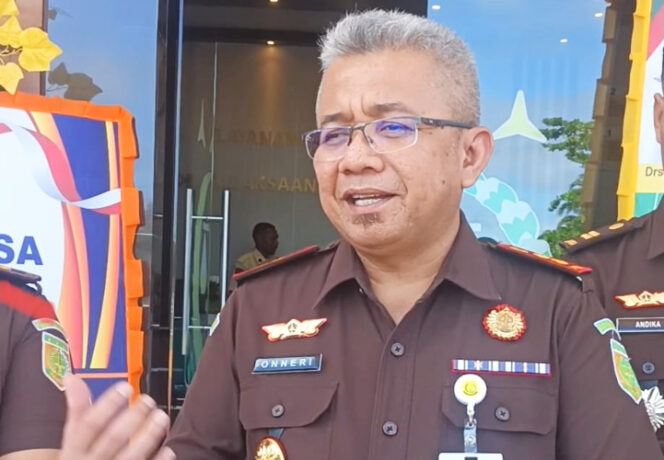 
					Kepala Kejaksaan Negeri (Kejari) Kaimana, Onneri Khairoza. (KabarPapua.co/Yosias Wambrauw)