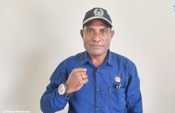 
					Ketua Himpunan Nelayan Seluruh Indonesia (HNSI) Provinsi Papua Barat, Matias Farisa. (KabarPapua.co/Yosias Wambrauw)