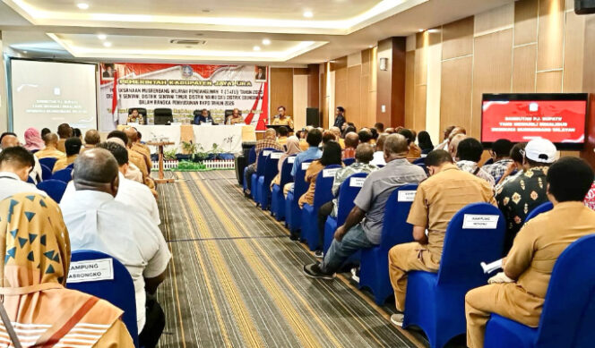 
					Suasana Kegiatan Musyawarah Rencana Pembangunan (Musrenbang) Distrik di Wilayah Pembangunan (WP) I. (Foto dok: jayapurakab.go.id) 